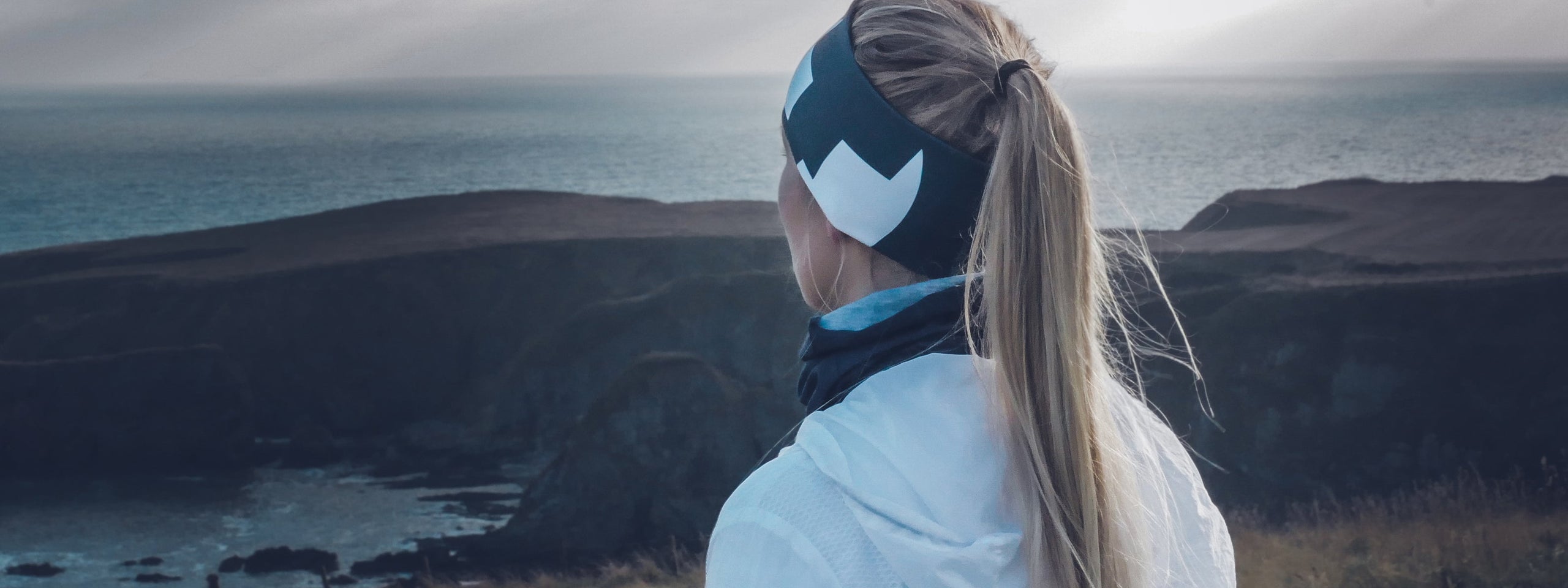 files/feather_jacket_headband_trimtex_contact_us_1_70f8f3fe-bc21-4321-9e96-921b0adc11c8.jpg